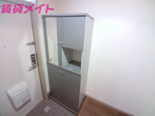 玄関　反転タイプ参考写真
