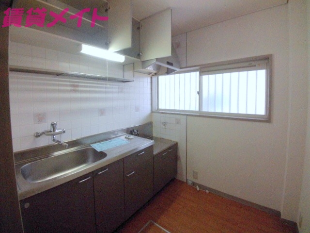 キッチン　反転タイプ参考写真