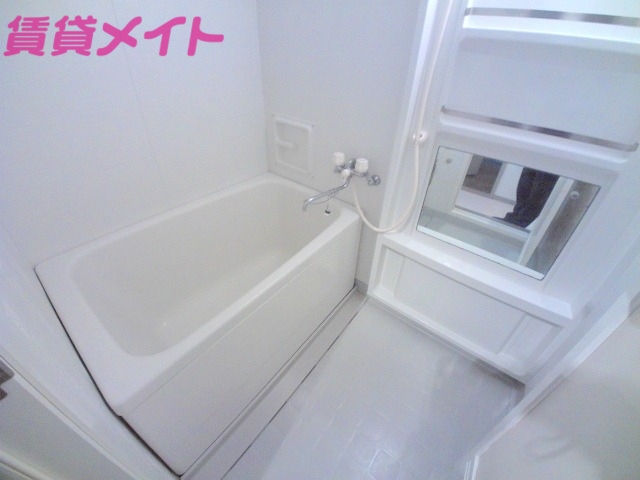 バス・シャワールーム　バス同タイプ部屋写真です。