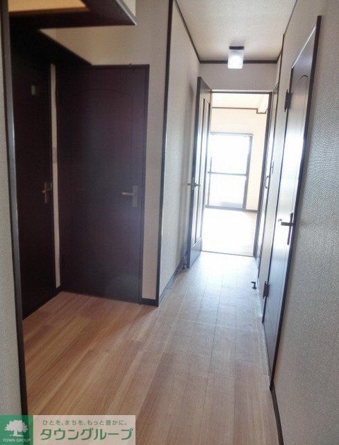 玄関　※別部屋参考写真となります