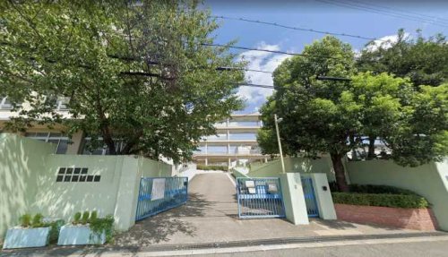 中学校　第十七中学校（中学校）まで627m