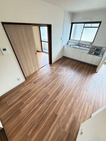 パークテラス明和台の居間写真