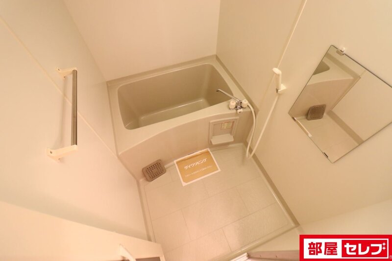 バス・シャワールーム　２０２号室の写真です。