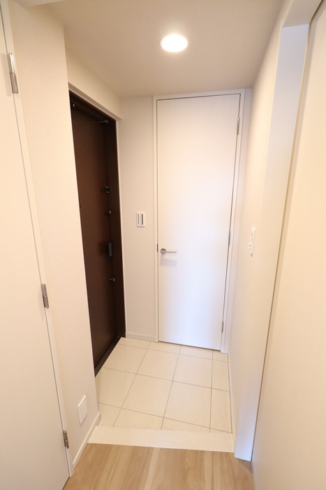ONEROOF RESIDENCE ASAKUSABASHIの玄関写真