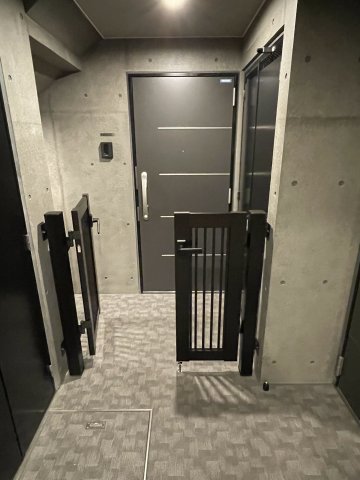 エントランス　アルコープ付き