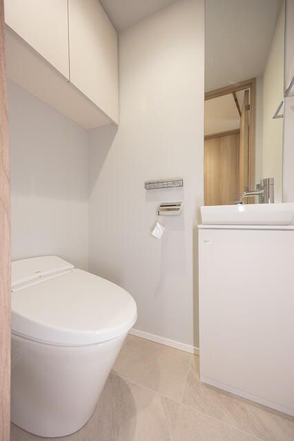 トイレ　※写真は同タイプ住戸です。