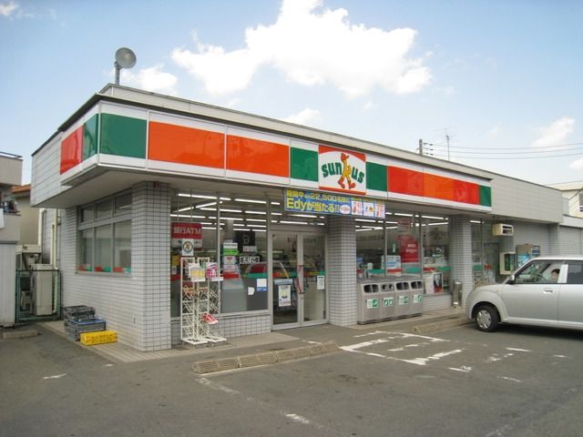 コンビニ　サンクス（コンビニ）まで90m