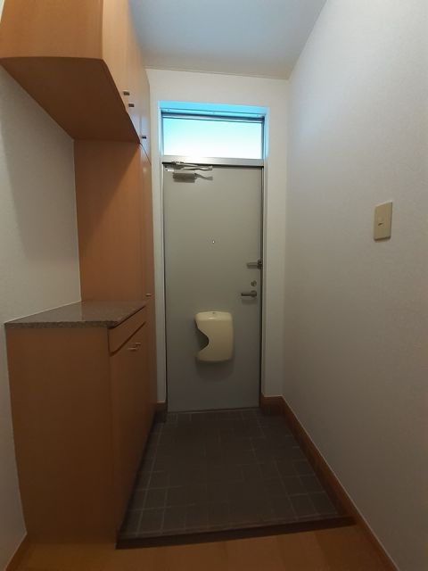 ＪＲ白新線 東新潟駅 徒歩14分 2階建 築22年の玄関写真