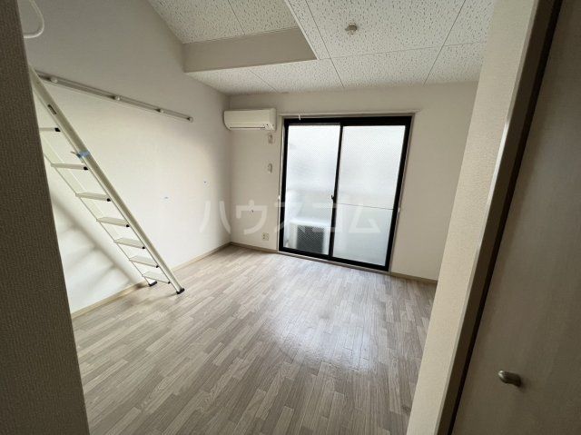 コート桂の居間写真