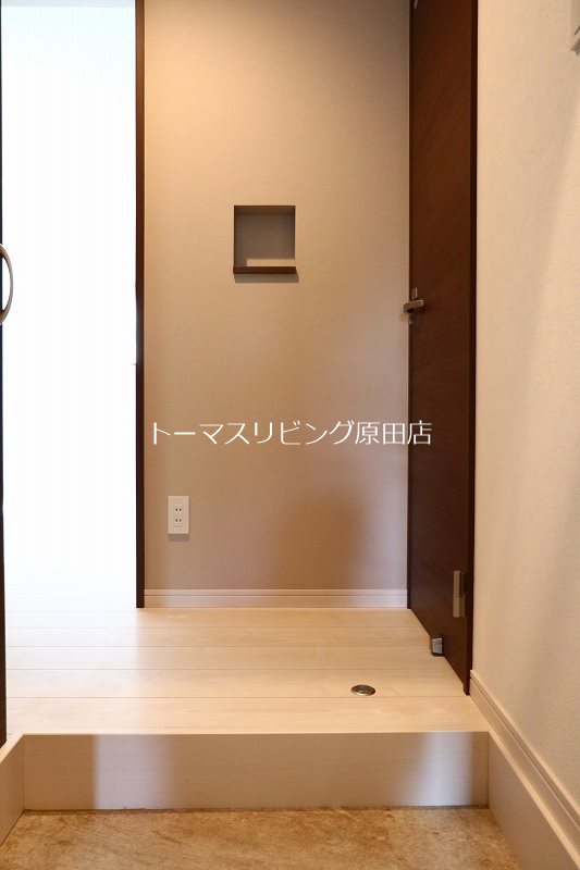 玄関　102号室写真