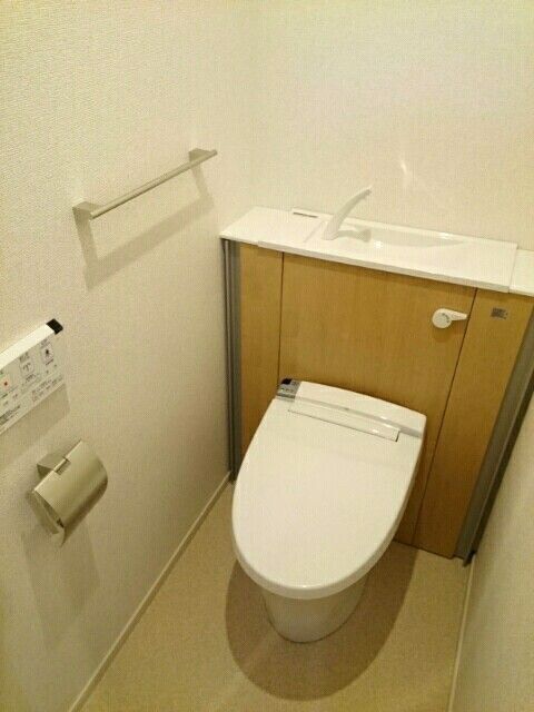 トイレ　＊参考写真