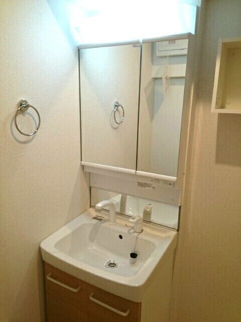 洗面設備　＊参考写真