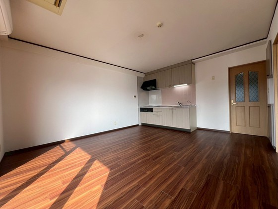 居室・リビング　※別部屋の写真です