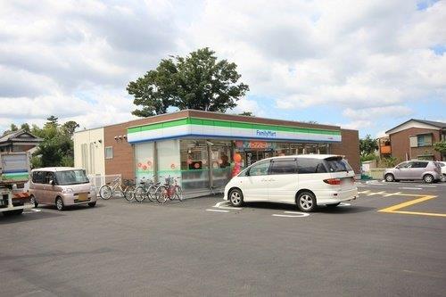 コンビニ　ファミリーマートさいたま蓮沼店（コンビニ）まで758m