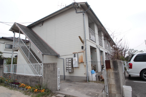 広島市西区井口のアパートの建物外観