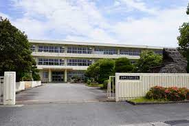 【赤穂郡上郡町高田台のアパートの小学校】