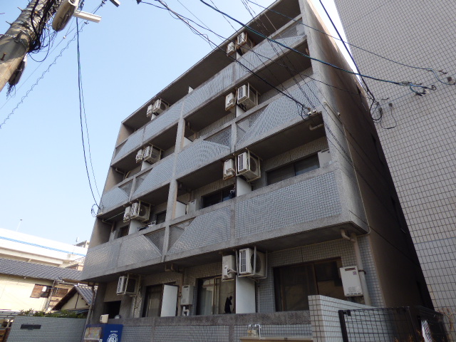 広島市中区光南のマンションの建物外観