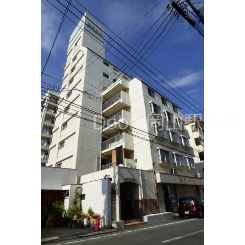 岡山市北区下石井のマンションの建物外観