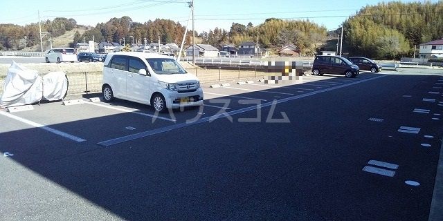 【周智郡森町睦実のアパートの駐車場】