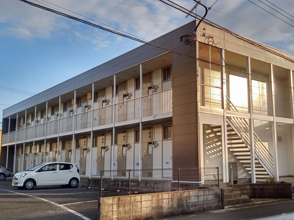 【行田市壱里山町のアパートの建物外観】