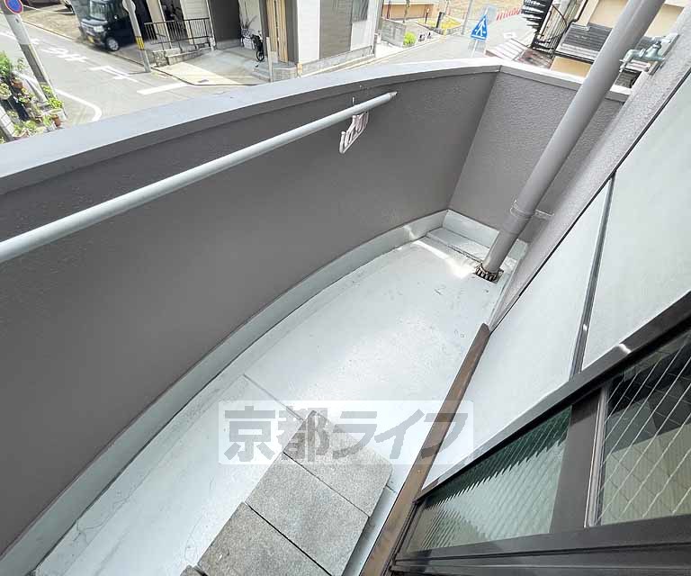 【京都市南区吉祥院船戸町のマンションのバルコニー】