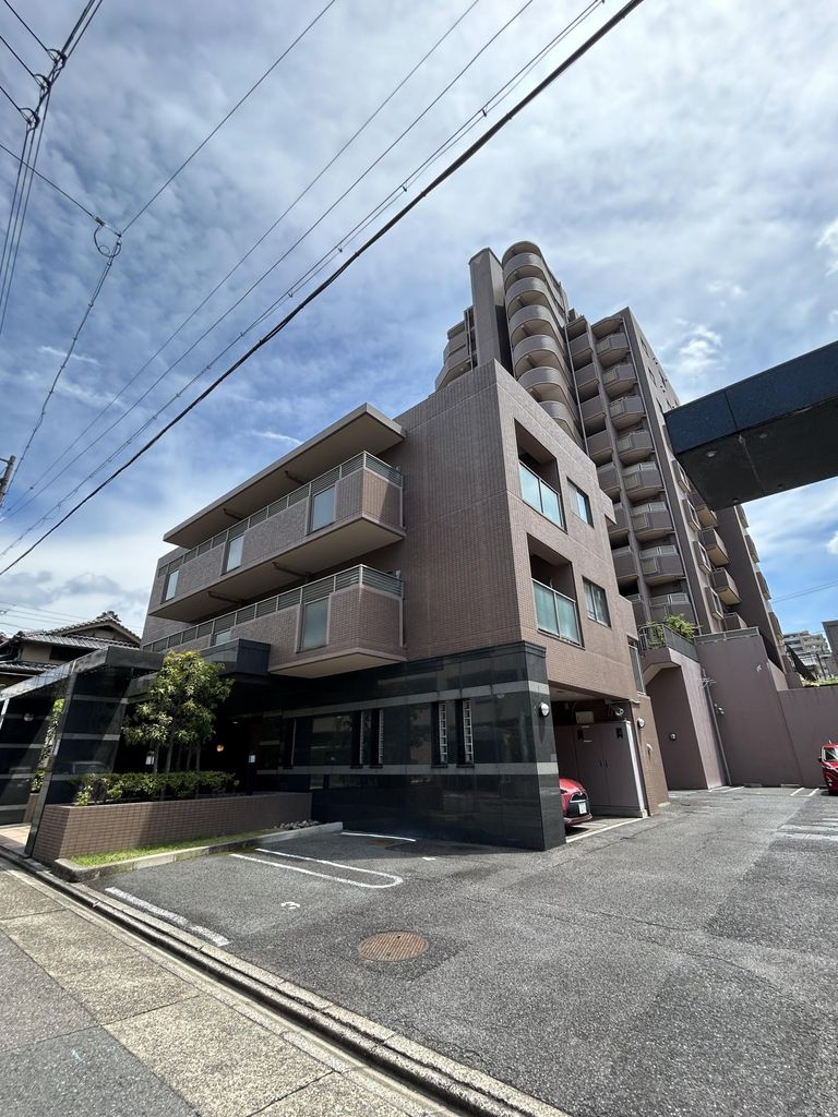 ロイヤルアーク徳川町の建物外観