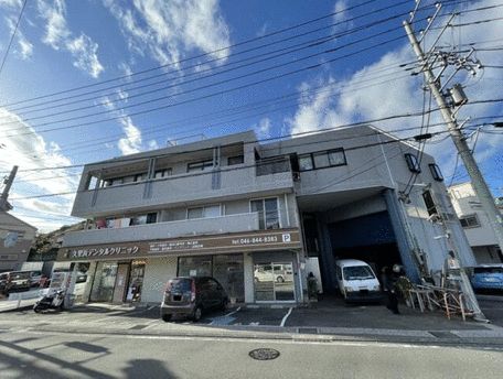 小川ビルの建物外観