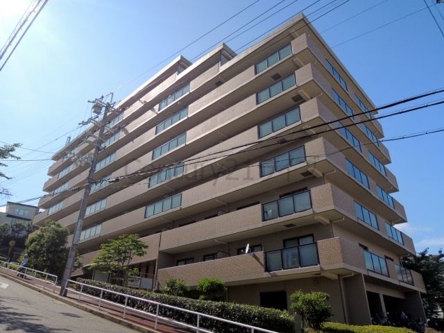 【宝塚市武庫山のマンションの建物外観】