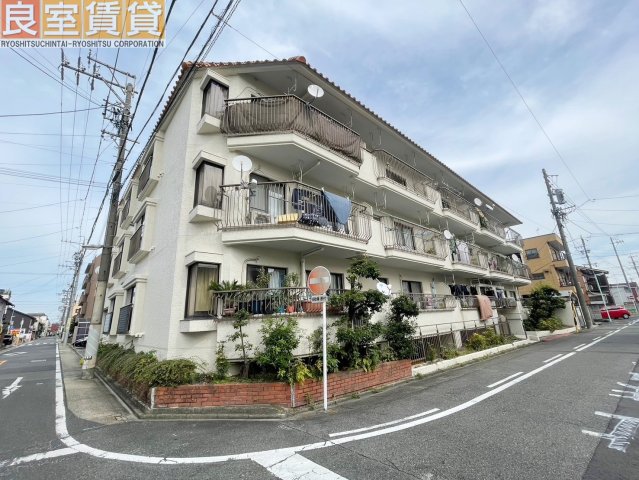 【荘苑北山本町の建物外観】