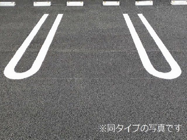 【ニューライズＡの駐車場】