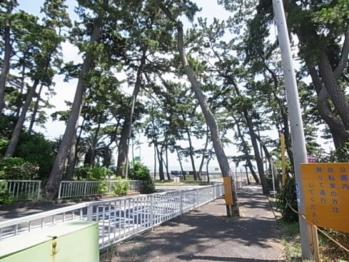 【静岡市駿河区西島のアパートの公園】