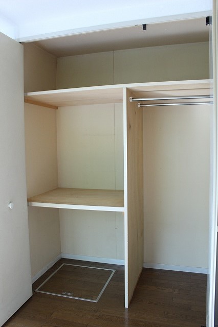 収納　収納も天井まで高さがあり容量豊富です♪