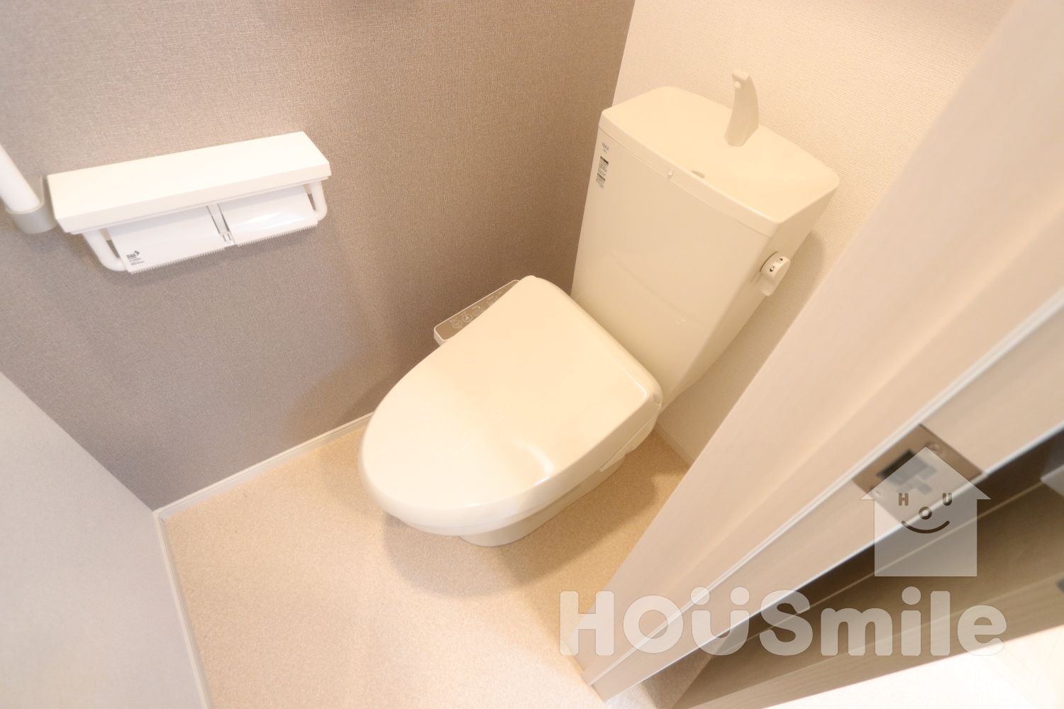 トイレ　※現在建築中・同タイプの写真を使用
