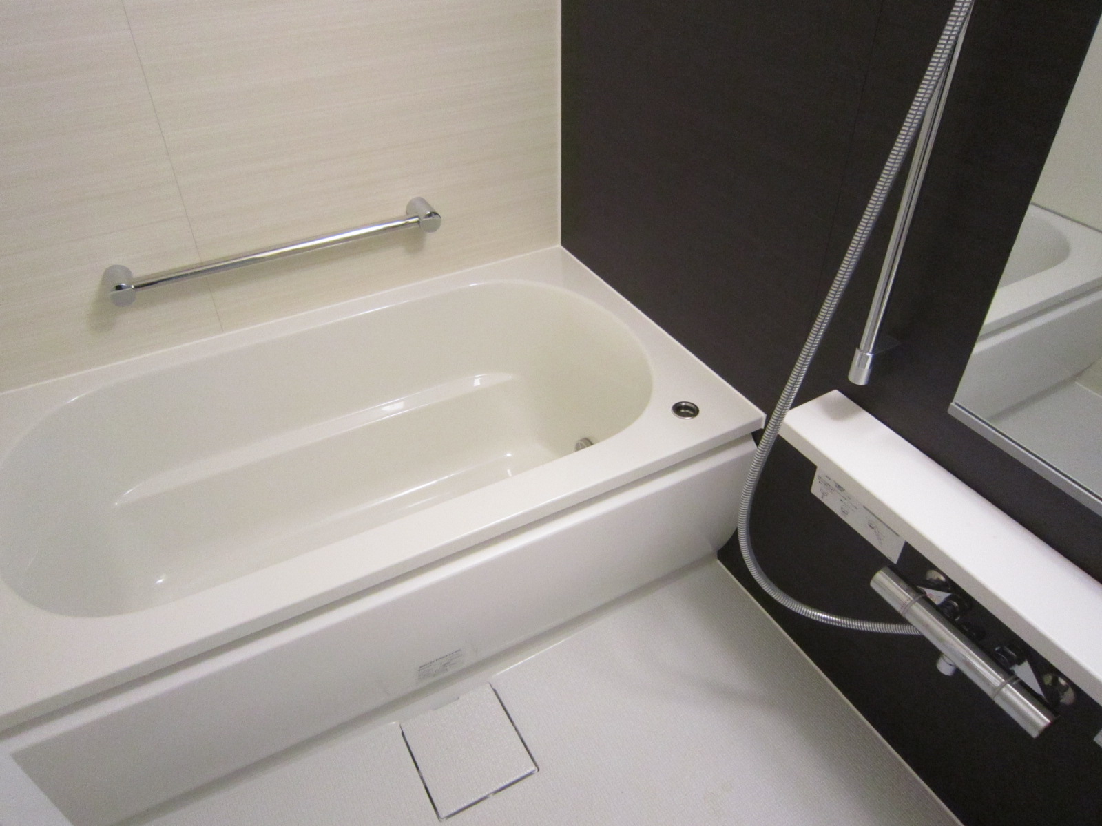 バス・シャワールーム　同物件別部屋参考写真