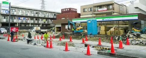 コンビニ　ファミリーマート東淀川南江口店（コンビニ）まで780m