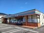 コンビニ　セブンイレブン富士市松岡西店（コンビニ）まで700m