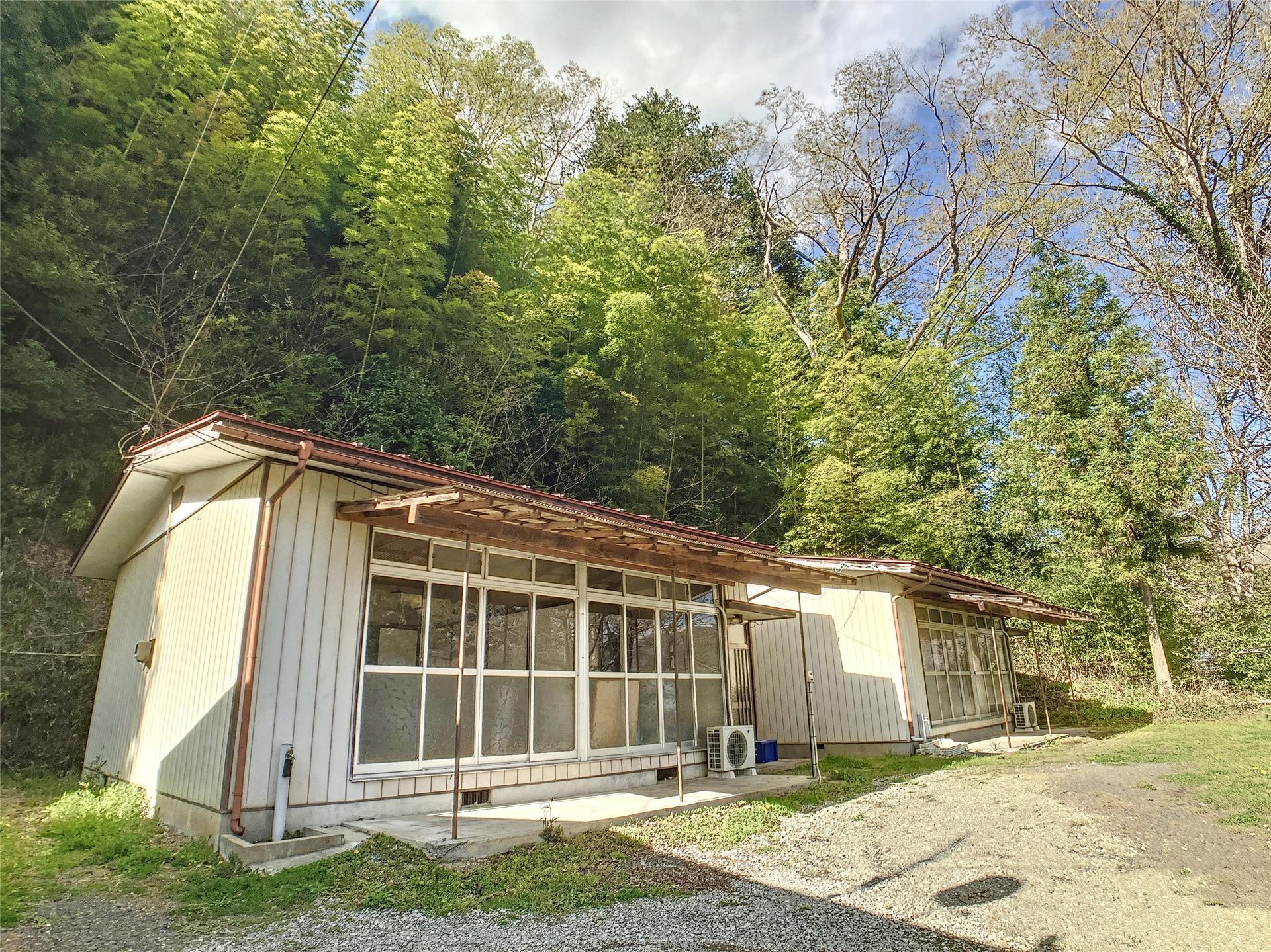 遠藤貸家（川俣）の建物外観