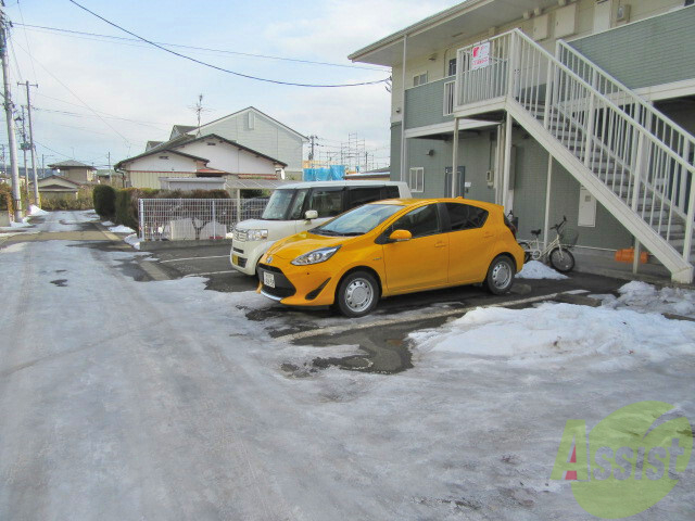 【仙台市青葉区愛子中央のアパートの駐車場】