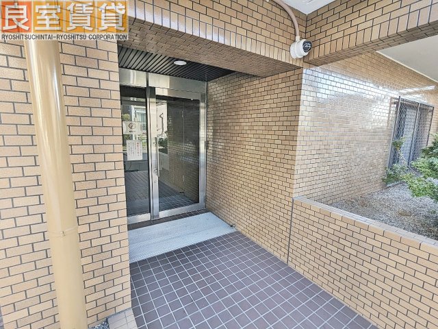 【名古屋市瑞穂区白龍町のマンションのエントランス】