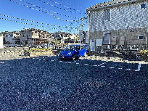 【レオパレスアローンライフIIの駐車場】