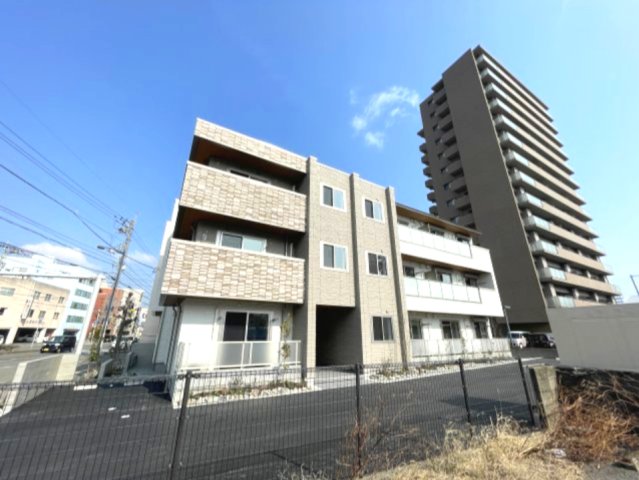 【BEREO吉野本町の建物外観】