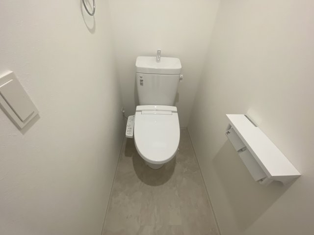 トイレ　KAYA MEIEKI