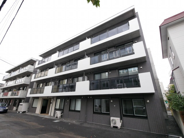 ＬＡＶＥＲＴ平岸の外観