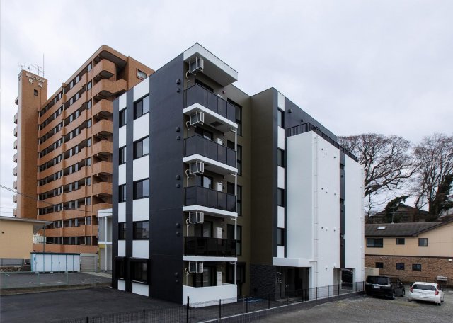 GranLoungeAkagiの建物外観
