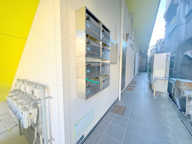 エントランス　エントランス周辺はいつもキレイに片付けられています。