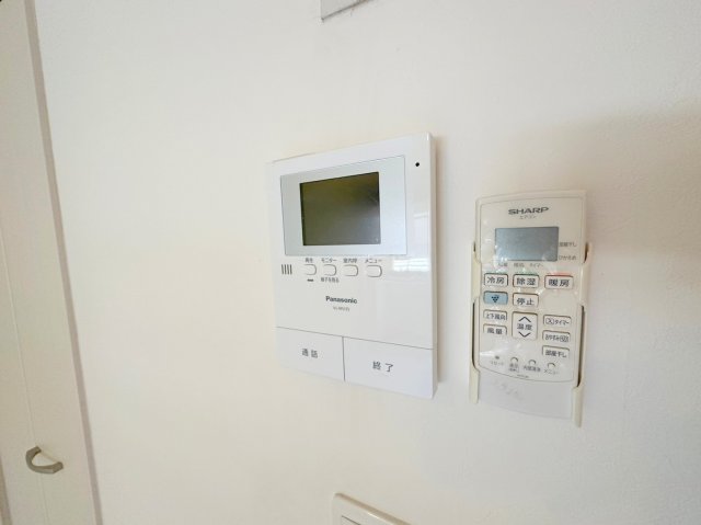 セキュリティ　TVモニターホンで来客が誰か確認してから開けて下さいね