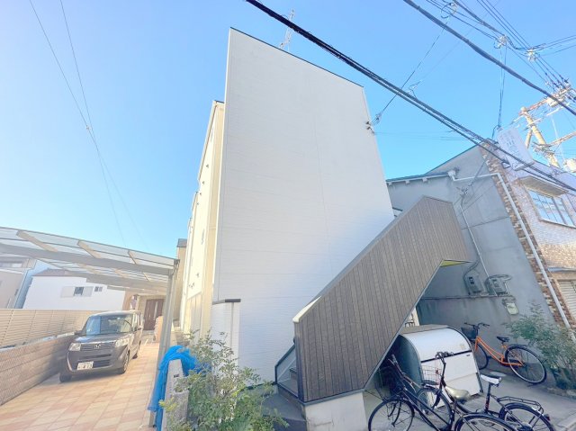 建物外観　オシャレな外観。この周辺では飛びぬけて目立っています。