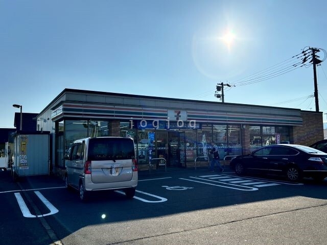 コンビニ　セブンイレブン芽室西５条店（コンビニ）まで200m