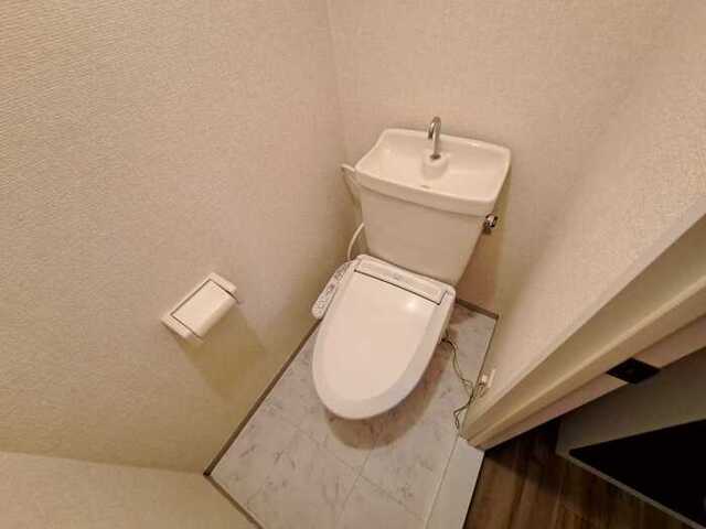 トイレ　温水洗浄暖房便座