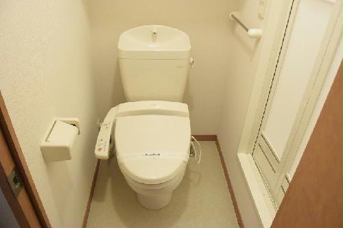 トイレ　温水洗浄便座で快適♪